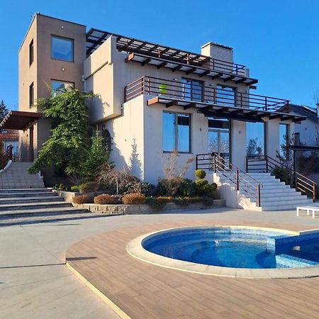Villa Sunny Side Apartment Skopje Dolno Solnje Bagian luar foto