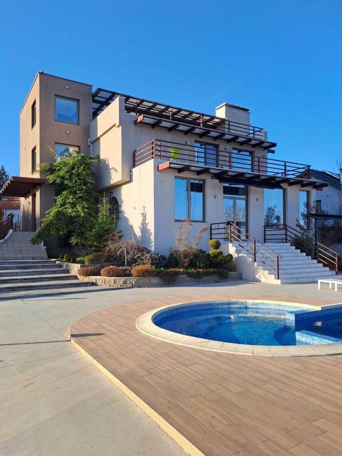 Villa Sunny Side Apartment Skopje Dolno Solnje Bagian luar foto