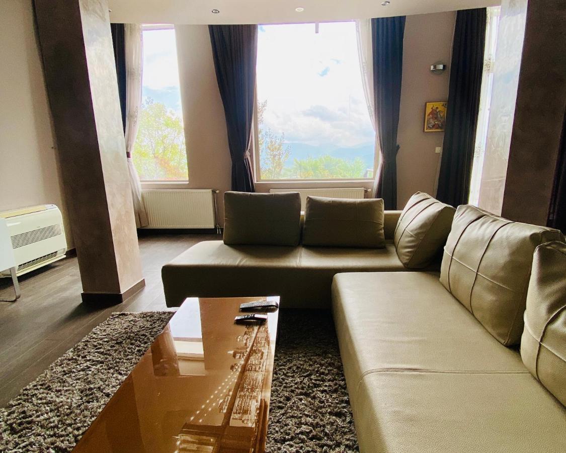 Villa Sunny Side Apartment Skopje Dolno Solnje Bagian luar foto